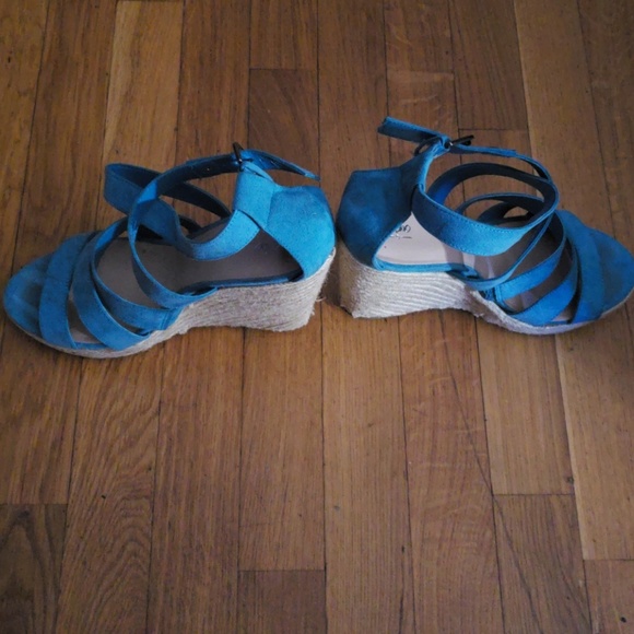 Wedge - Picture 3 of 4